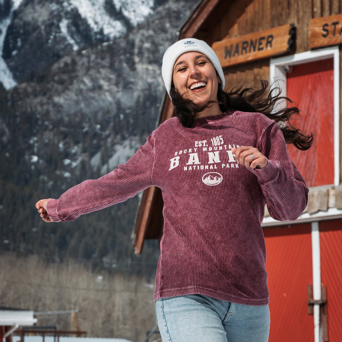 Between the Cascade Mountains Crewneck